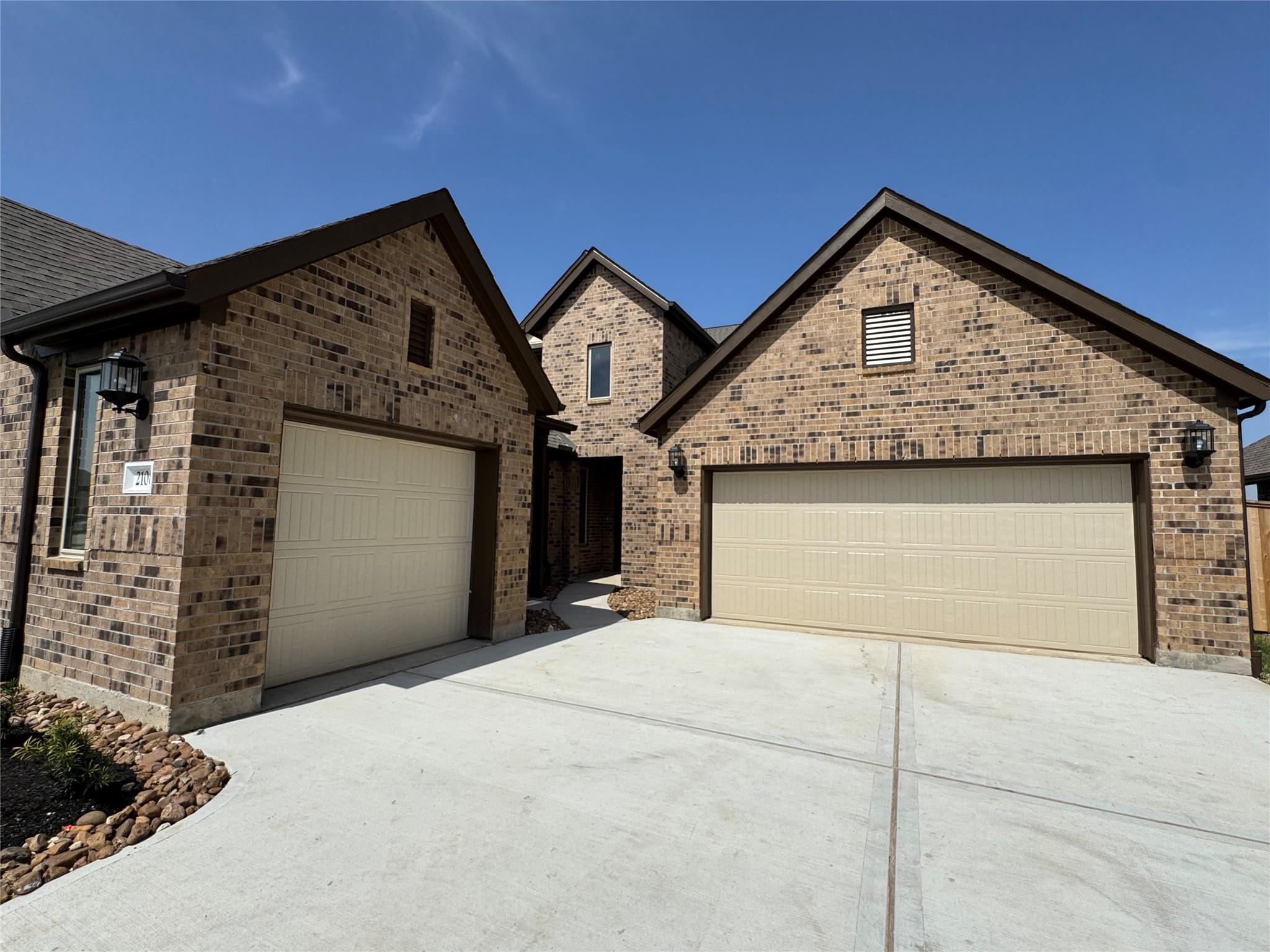 2914 Seahorse Manor Road