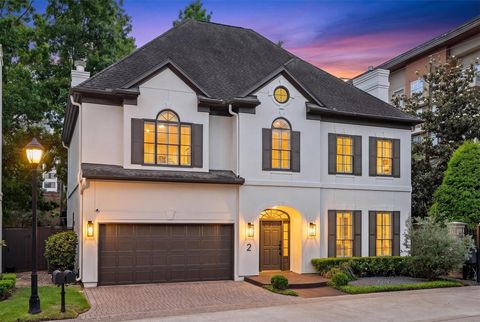 Photo of 2 Pinewold Court, Houston, TX 77056 (MLS # 40141368)