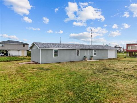 Photo of 515 Thunder Road, Surfside Beach, TX 77541 (MLS # 19878812)