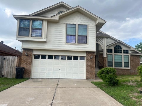 Photo of 16818 Rockbend, Houston, TX 77084 (MLS # 67368237)