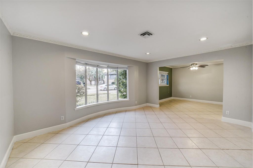 Photo of 5322 Rutherglenn Drive, Houston, TX 77096 (MLS # 96556955)