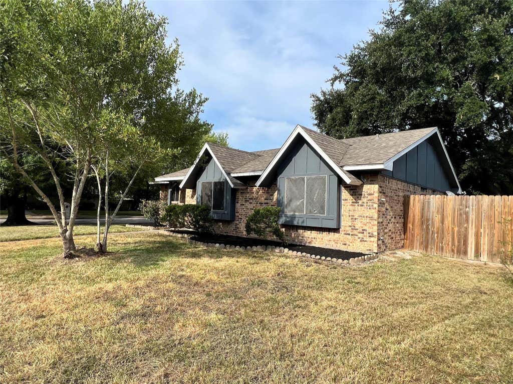Photo of 10358 Misty River Drive, Houston, TX 77086 (MLS # 15135575)