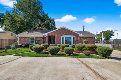 Photo of 5102 Cortelyou Lane, Houston, TX 77021 (MLS # 15963337)