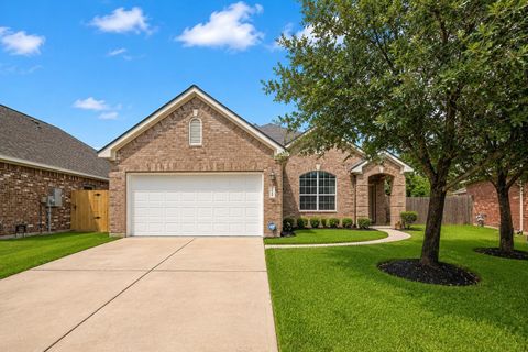 Photo of 9906 Taylor Springs Lane, Tomball, TX 77375 (MLS # 88444230)