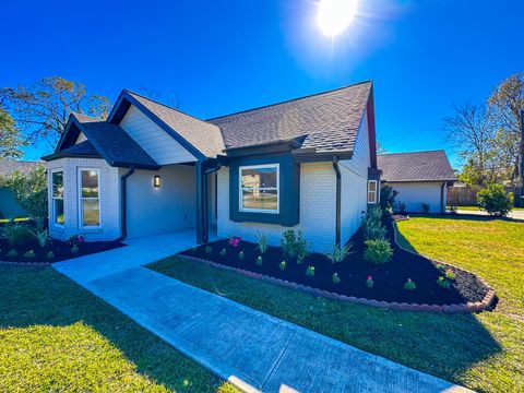 Photo of 9219 Pecos Street, Houston, TX 77055 (MLS # 65406585)