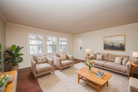 Photo of 5230 Arboles Drive #4, Houston, TX 77035 (MLS # 14219466)