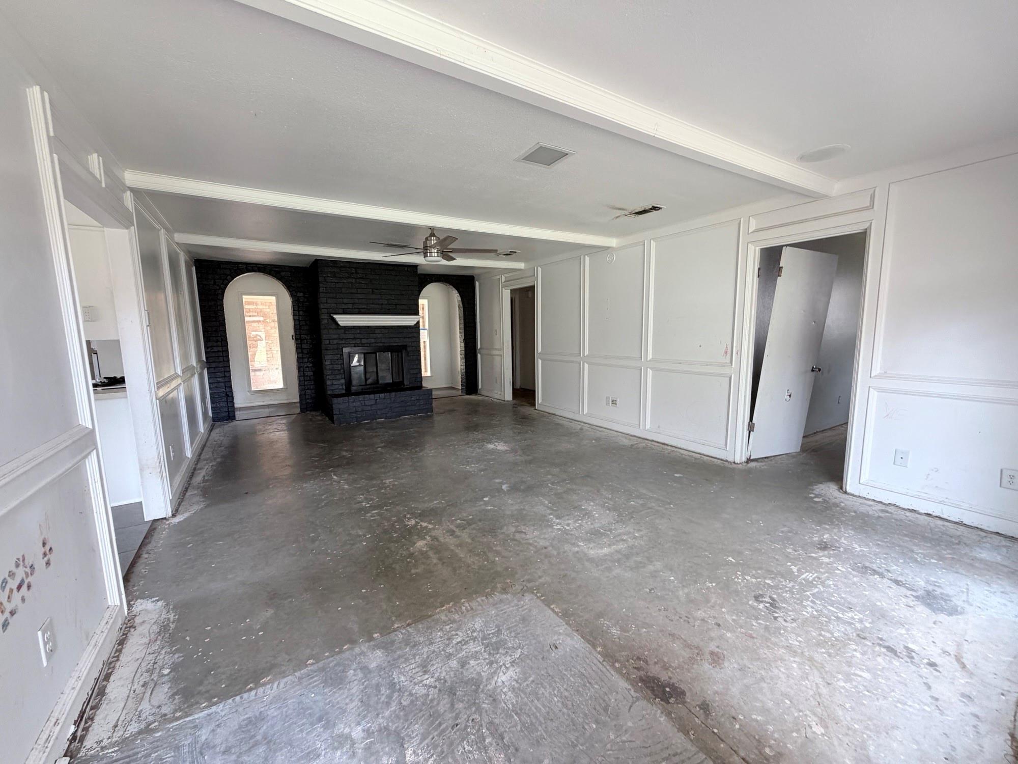 350 S Amherst Drive