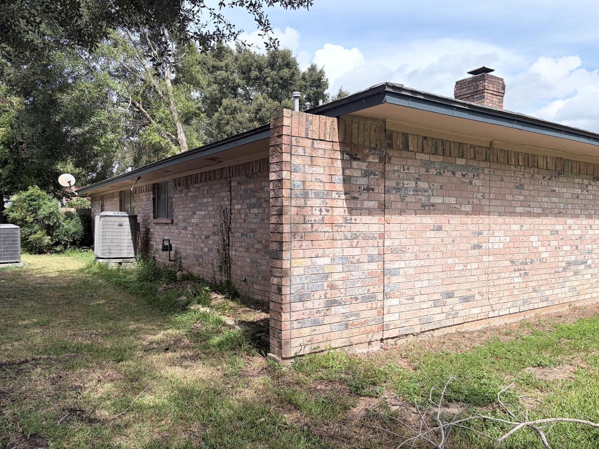 350 S Amherst Drive