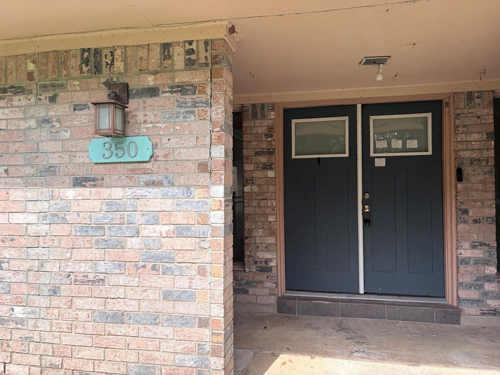 Photo of 350 S Amherst Drive, West Columbia, TX 77486 (MLS # 43542155)