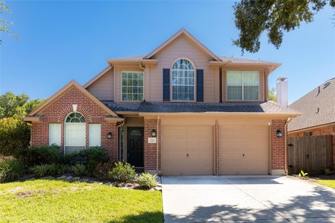 Photo of 723 Avery Drive, Sugar Land, TX 77479 (MLS # 40436824)
