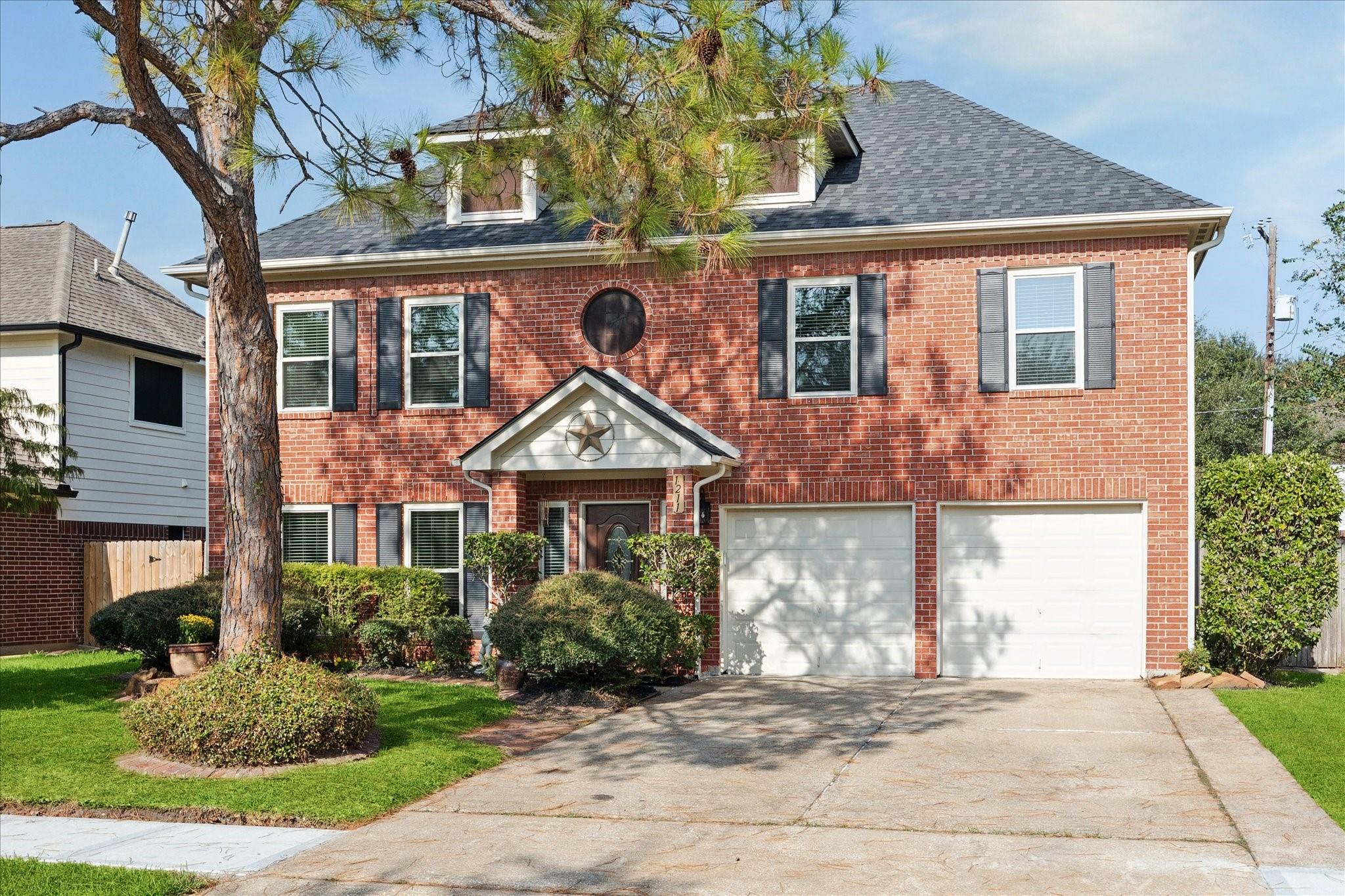 1211 Woodchase Drive
