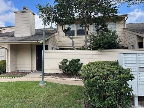 Photo of 13046 Leader Street #976, Houston, TX 77072 (MLS # 6027875)