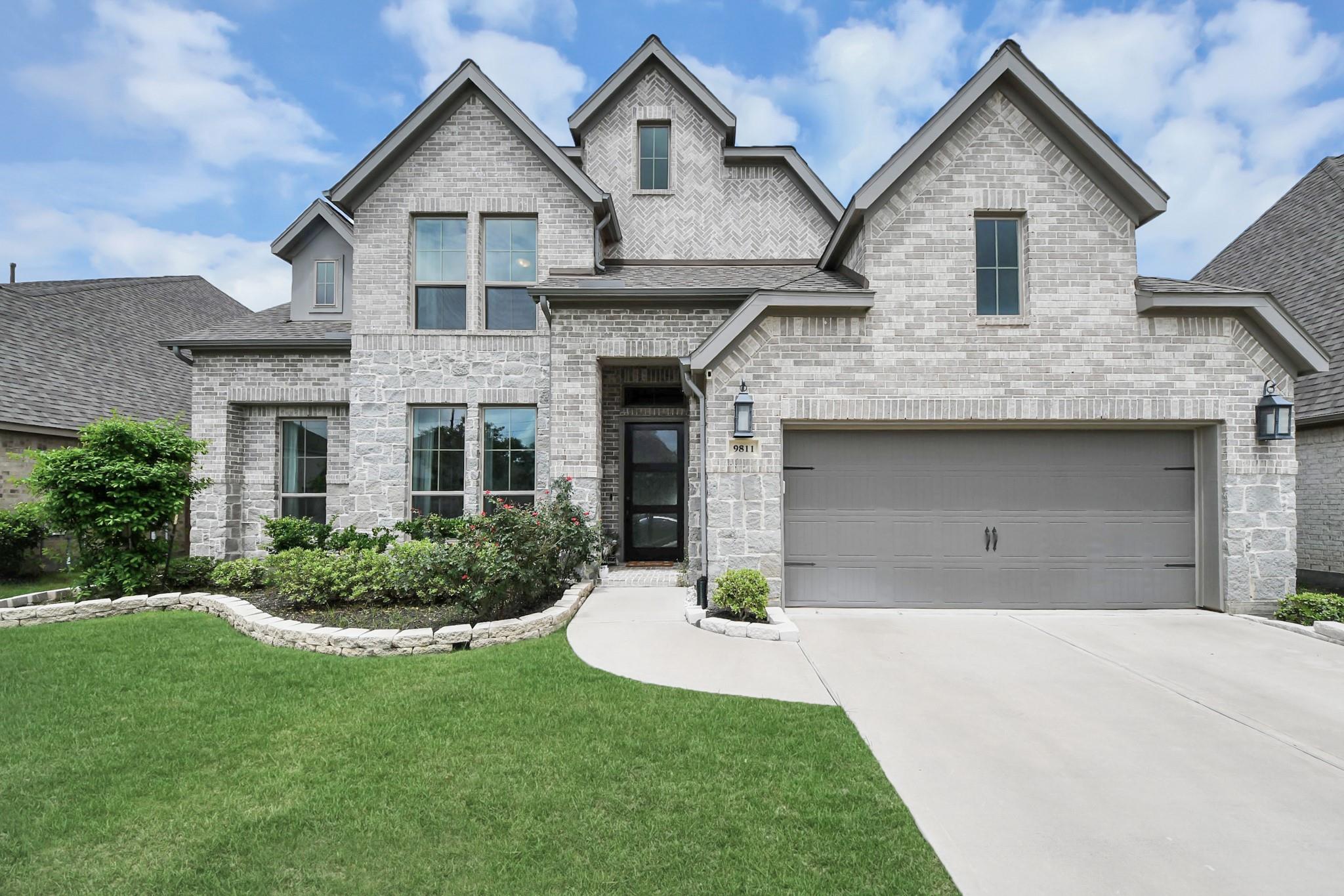 9811 Magnolia Estates Lane