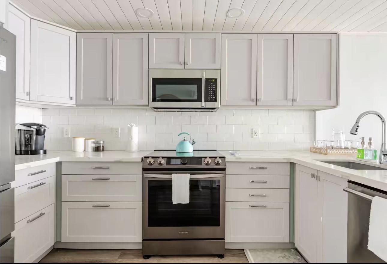 7310 Seawall Boulevard 806