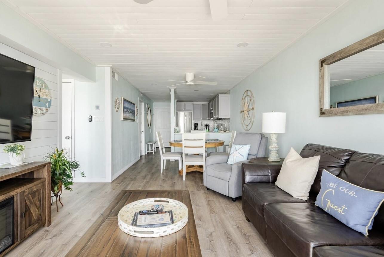 7310 Seawall Boulevard 806