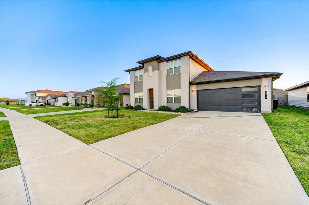 Photo of 6846 Dell Vista Drive, Richmond, TX 77469 (MLS # 24880450)