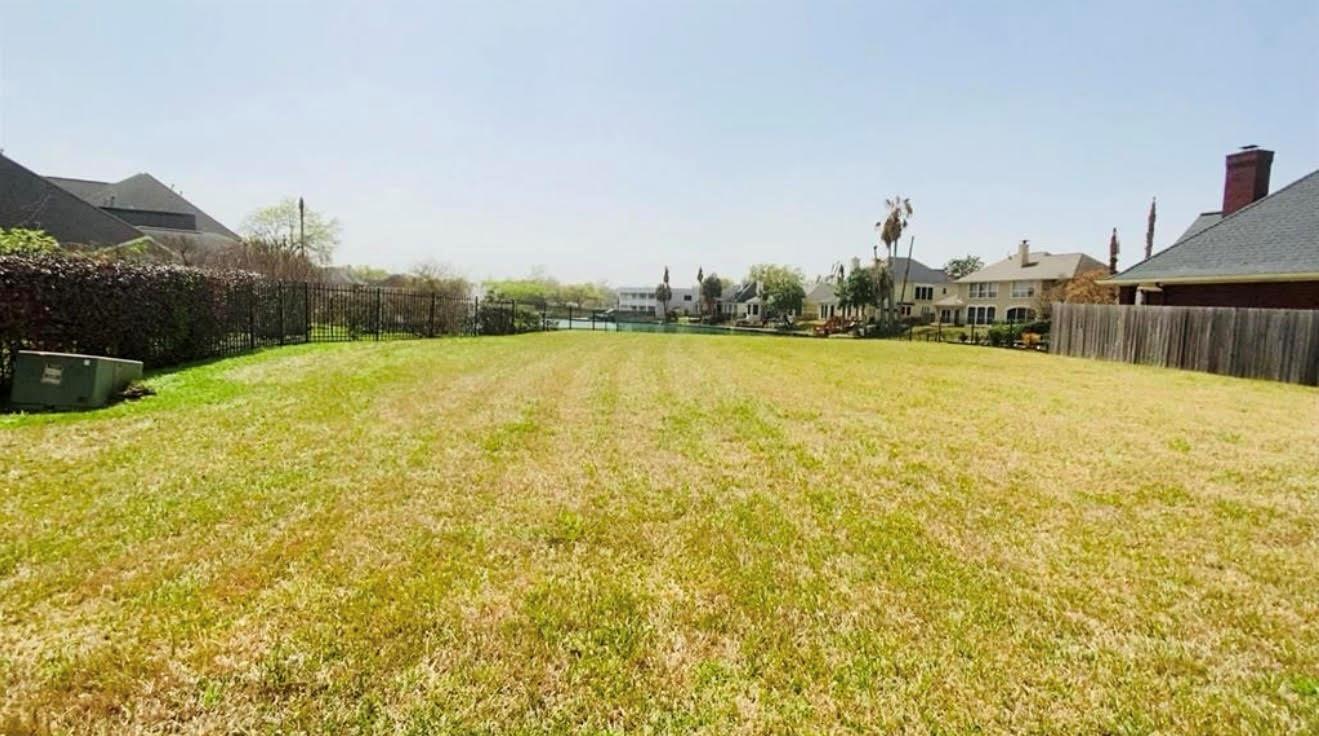 2823 Plantation Lakes Drive