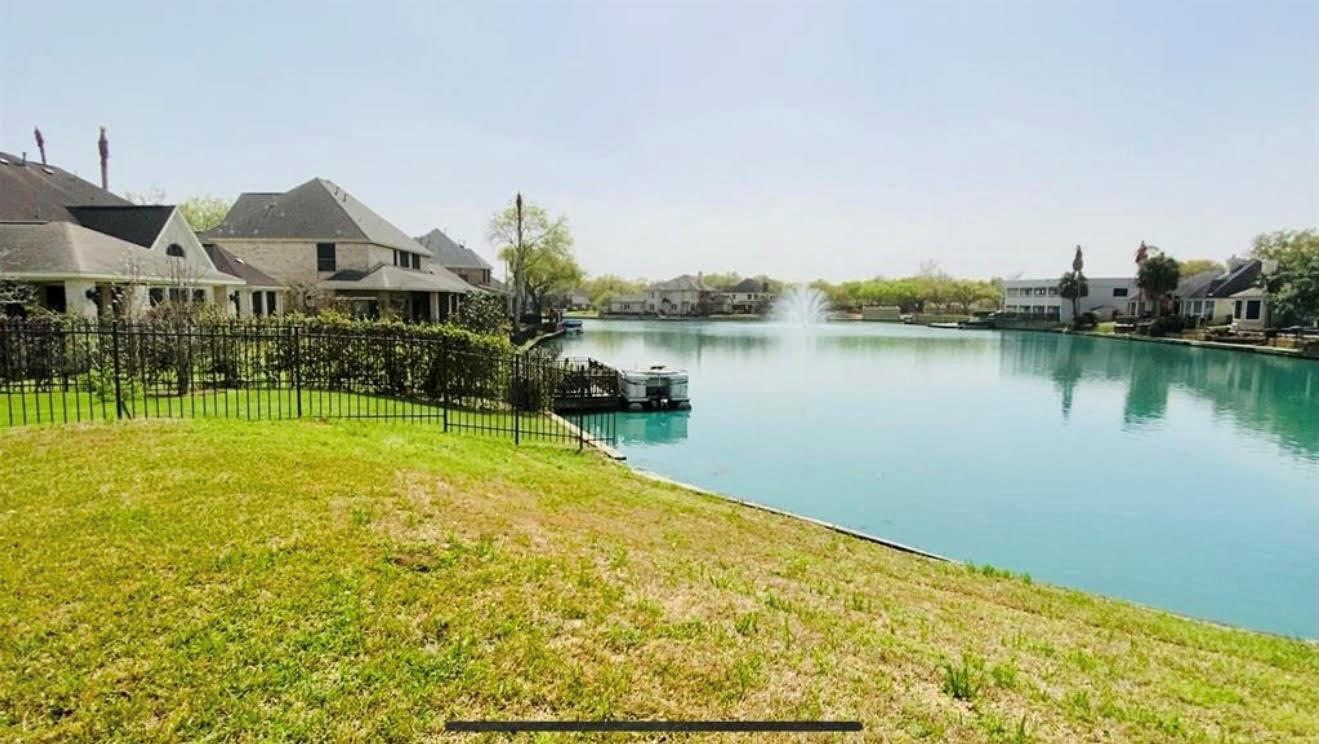 2823 Plantation Lakes Drive