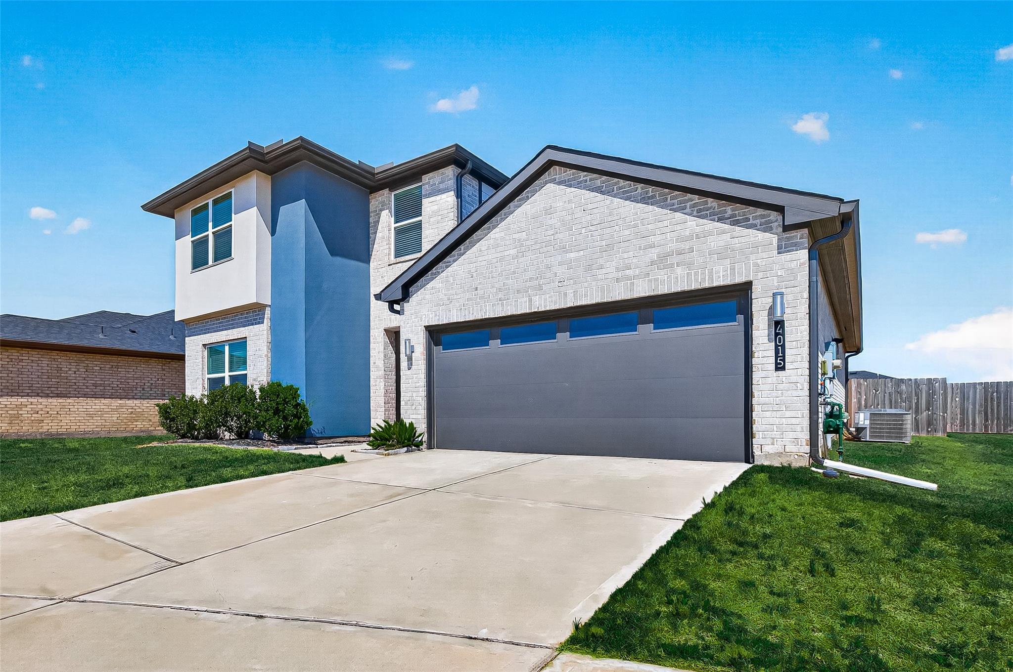 4015 Itzle Island Court