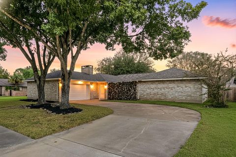 Photo of 2526 Turtle Creek Drive, Missouri City, TX 77459 (MLS # 84604089) Photo of 2526 Turtle Creek Drive, Missouri City, TX 77459 (MLS # 84604089)