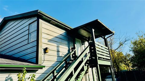 105 Clear Lake Road C Highlands TX 77562