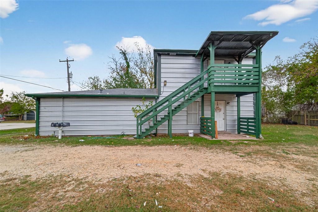 Photo of 105 Clear Lake Road #C, Highlands, TX 77562 (MLS # 23585019)