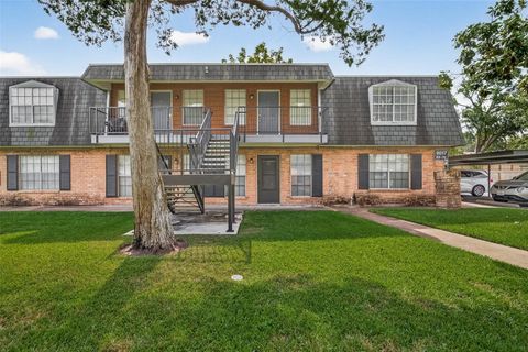 Photo of 9017 Gaylord Drive #70, Houston, TX 77024 (MLS # 72458688)