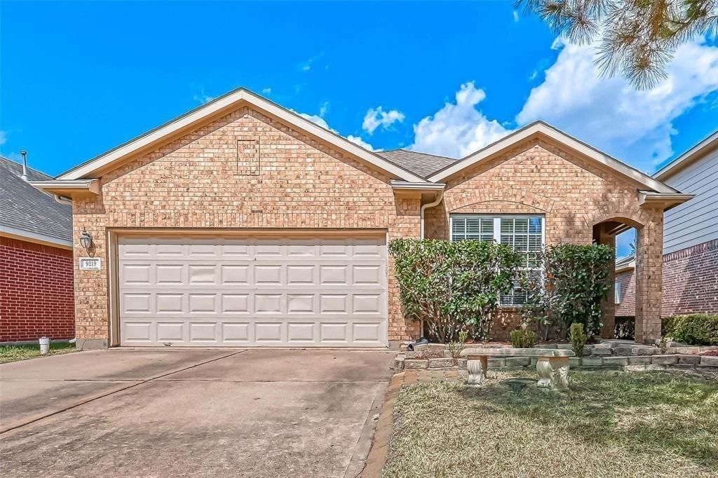 Photo of 9219 Carlin Bend Lane, Houston, TX 77095 (MLS # 89753254)