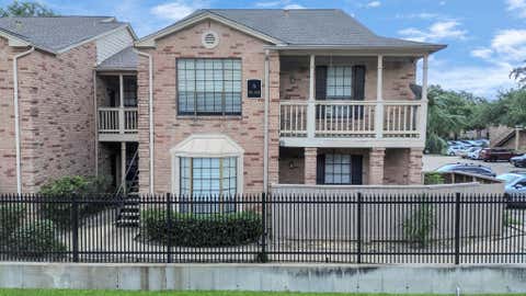 Photo of 2255 Braeswood Park Drive #102, Houston, TX 77030 (MLS # 18831479)
