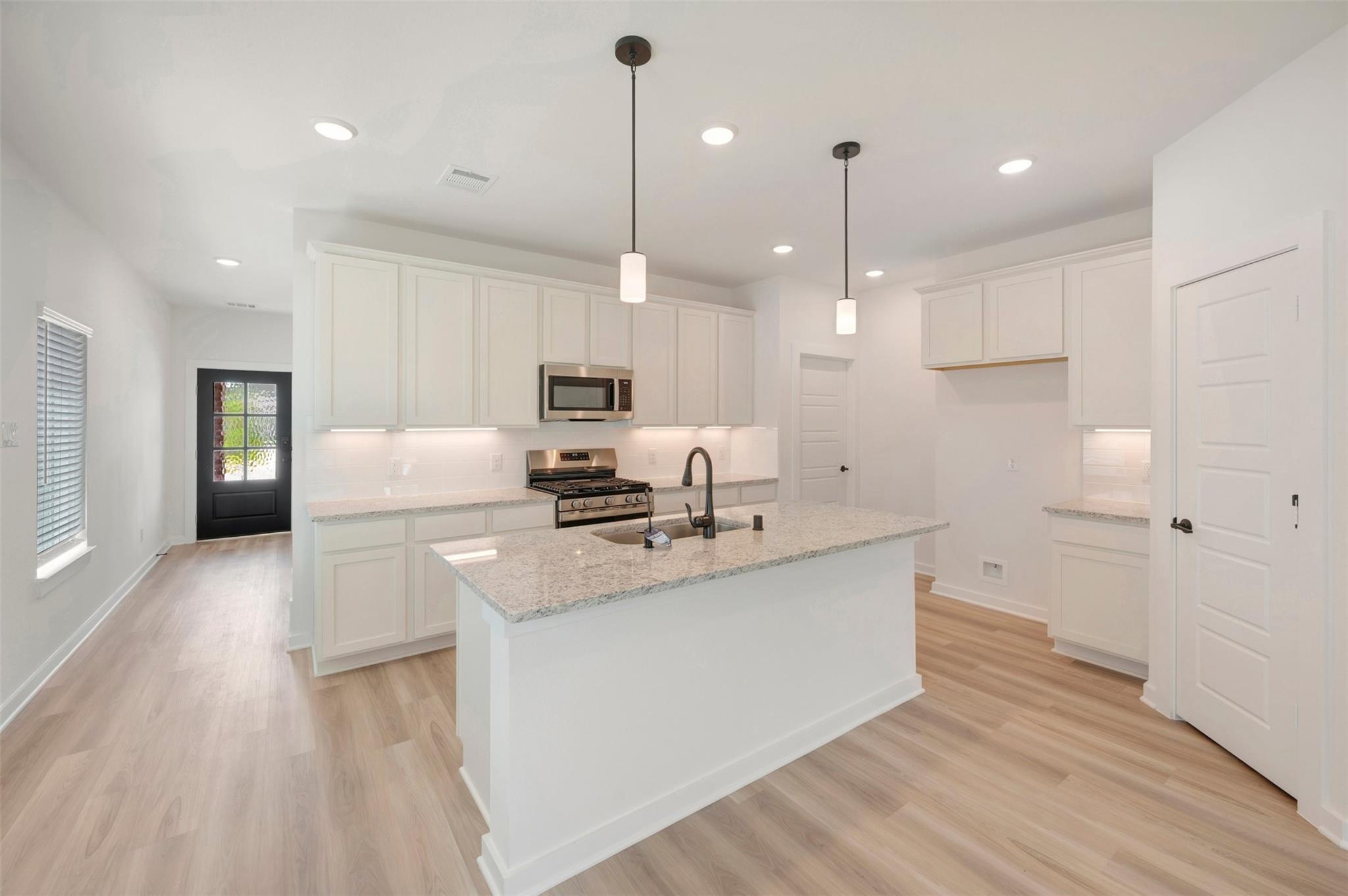1611 Westland Lane