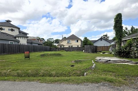 Photo of 9226 Clarkcrest Street, Houston, TX 77063 (MLS # 81018717)