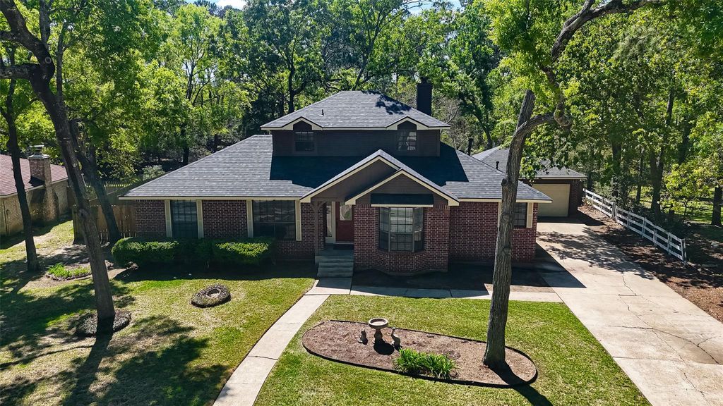Photo of 1015 Oak Leaf Street, La Porte, TX 77571 (MLS # 93397549)