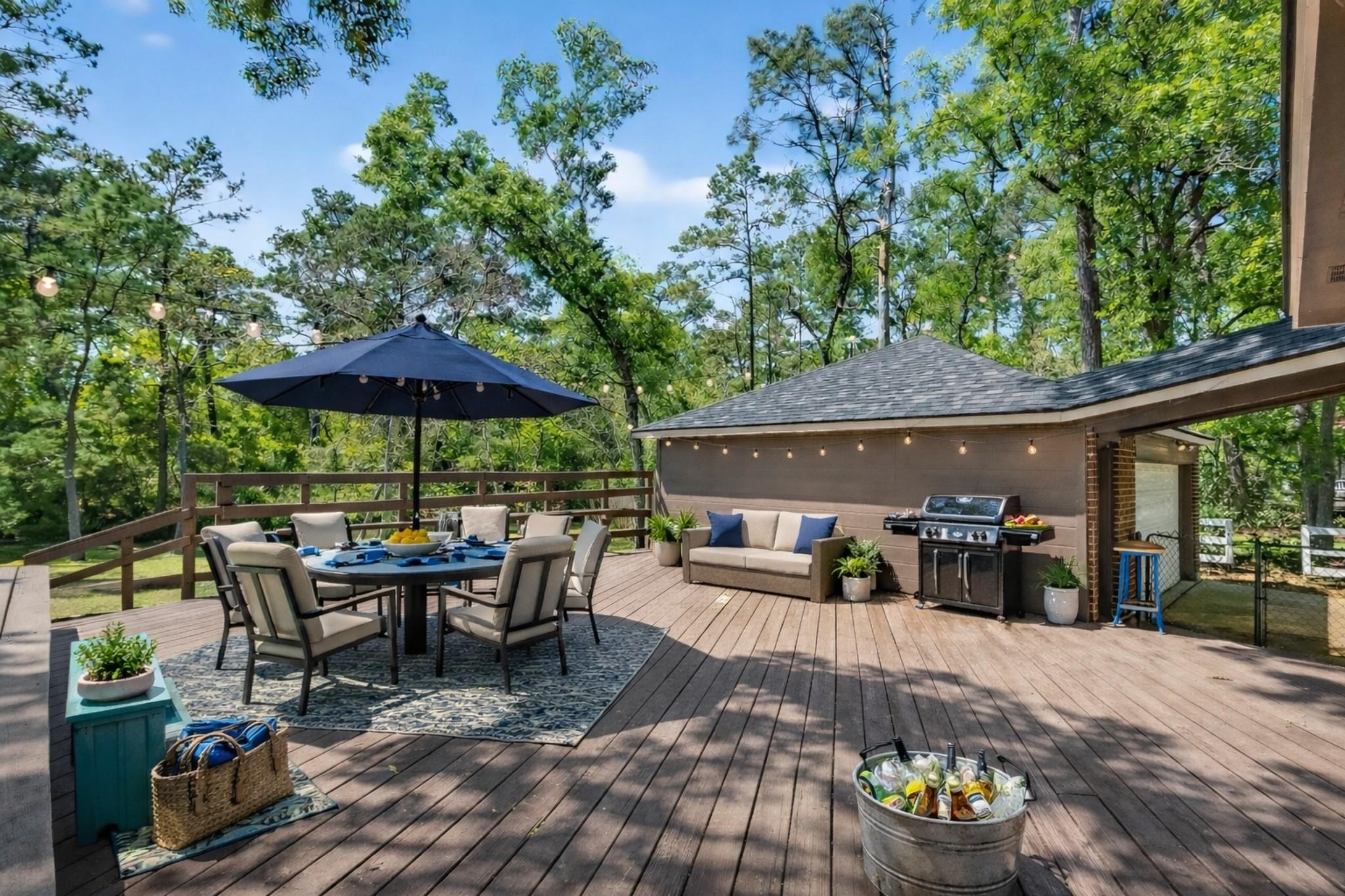 1015 Oak Leaf Street