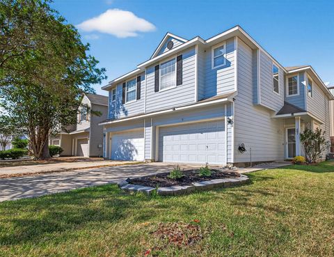 Townhouse For Sale - 16626 Beckland Lane<br/> Houston, TX 77084