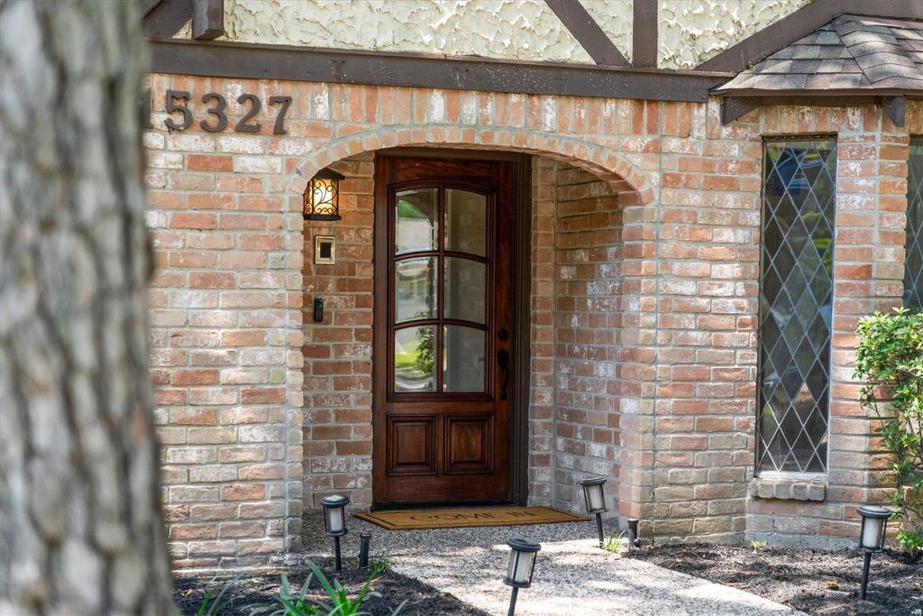 Photo of 15327 Parkville Drive, Houston, TX 77068 (MLS # 38049184)