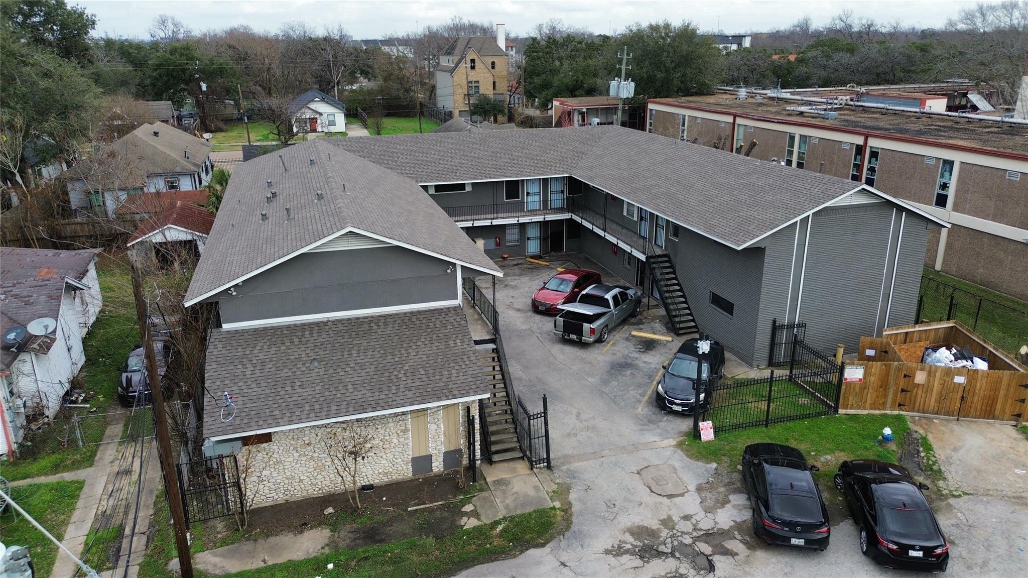 2819 Berry Street 12