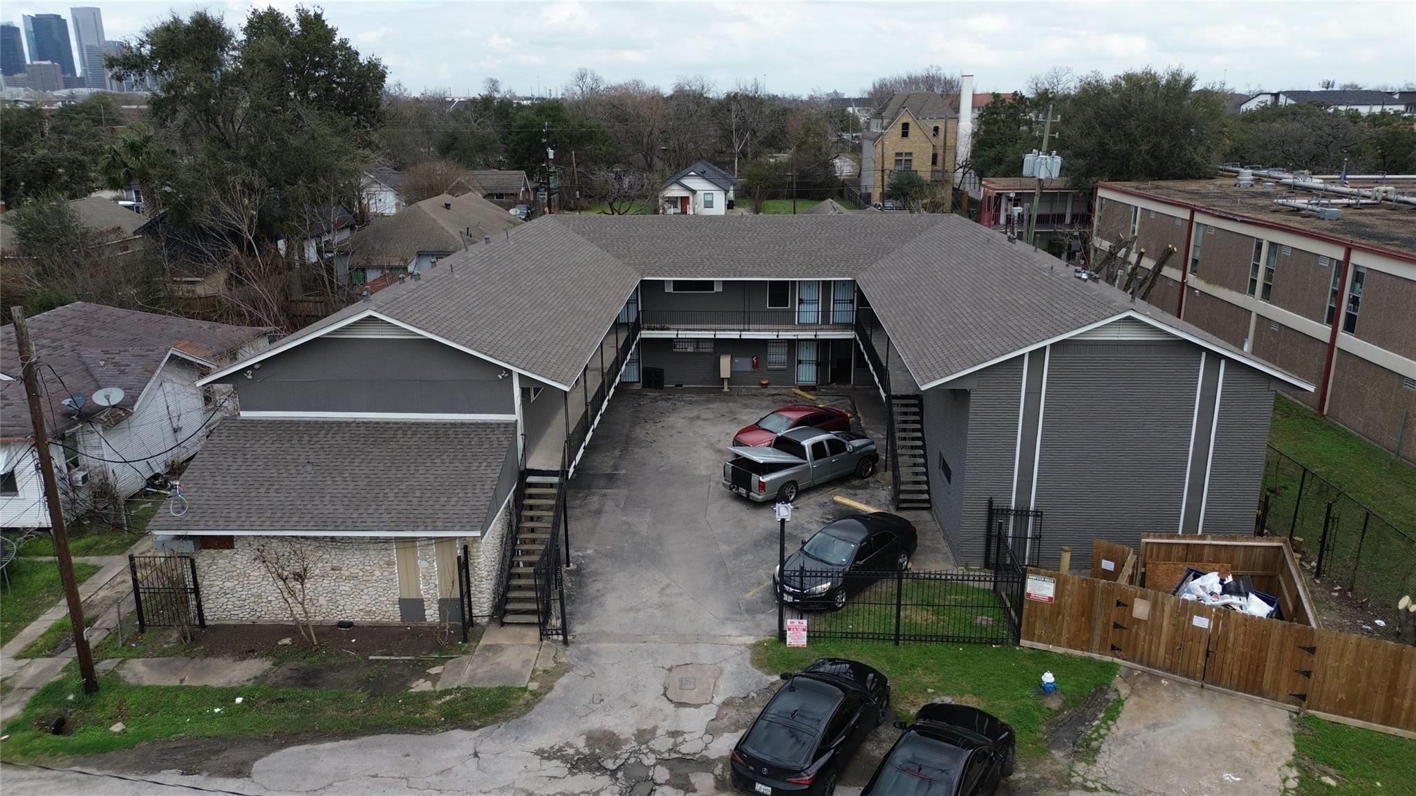 2819 Berry Street 12