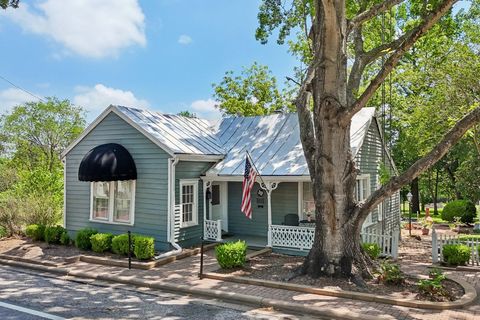 Photo of 4925 Main Street, Chappell Hill, TX 77426 (MLS # 28626221)