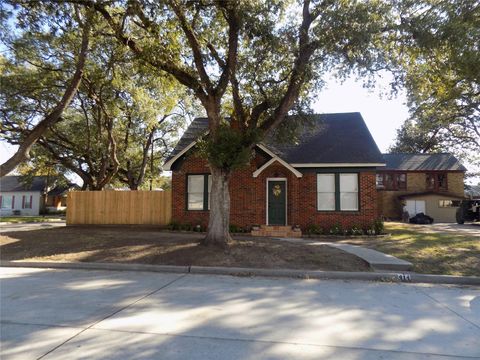 Photo of 414 N Ave C Street, Humble, TX 77338 (MLS # 33997659)