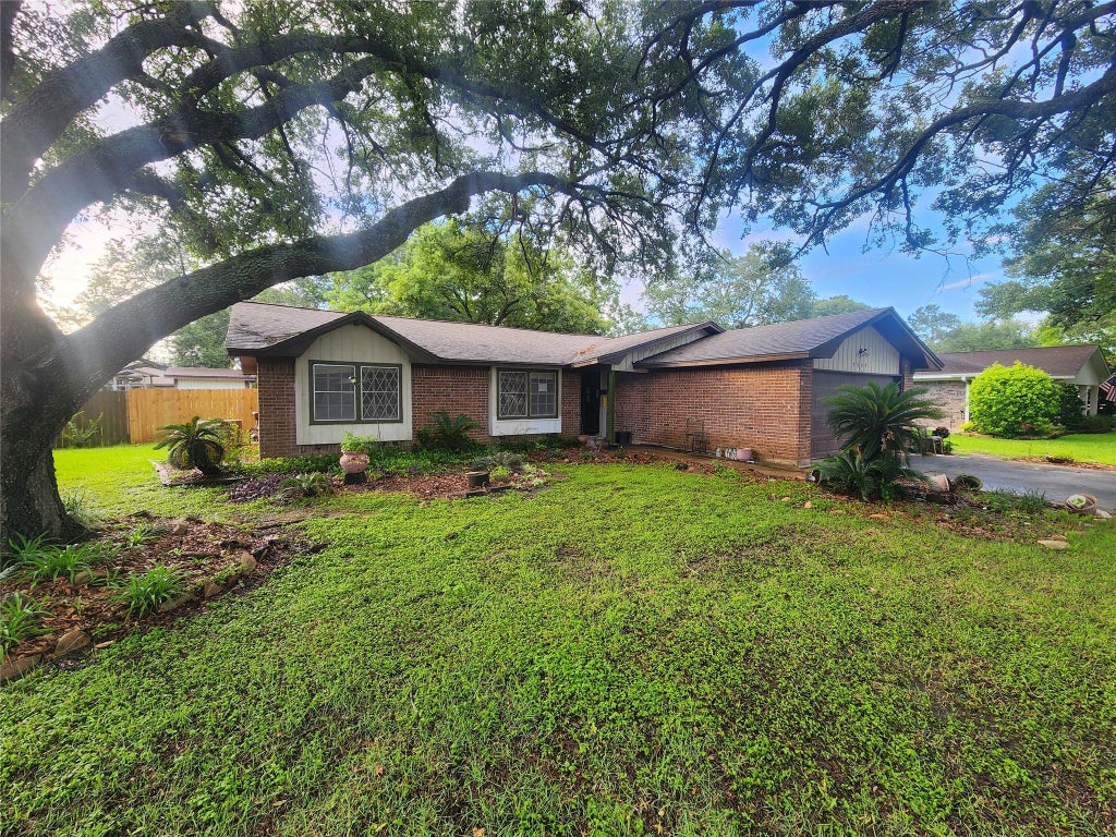 Photo of 3009 Del Monte Avenue, Bay City, TX 77414 (MLS # 92136857)