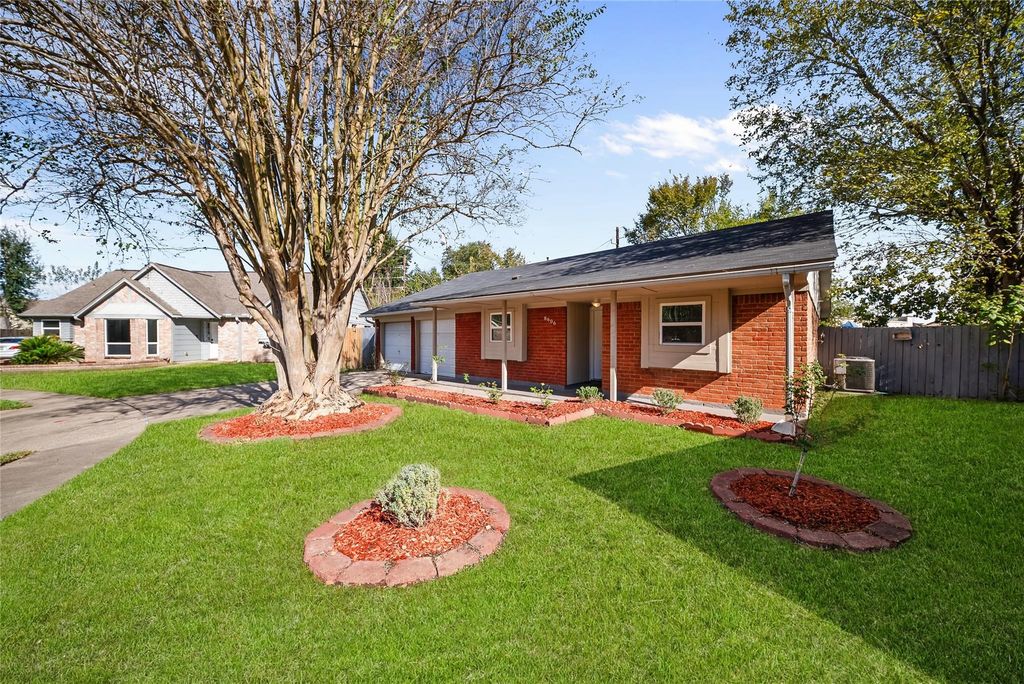 Photo of 8606 Parkhill Forest Drive, Houston, TX 77088 (MLS # 29516279)