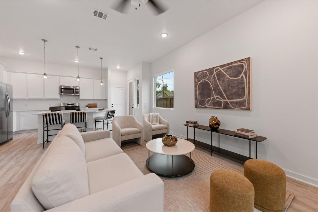 Photo of 3326 Anita #B, Houston, TX 77004 (MLS # 12042051)