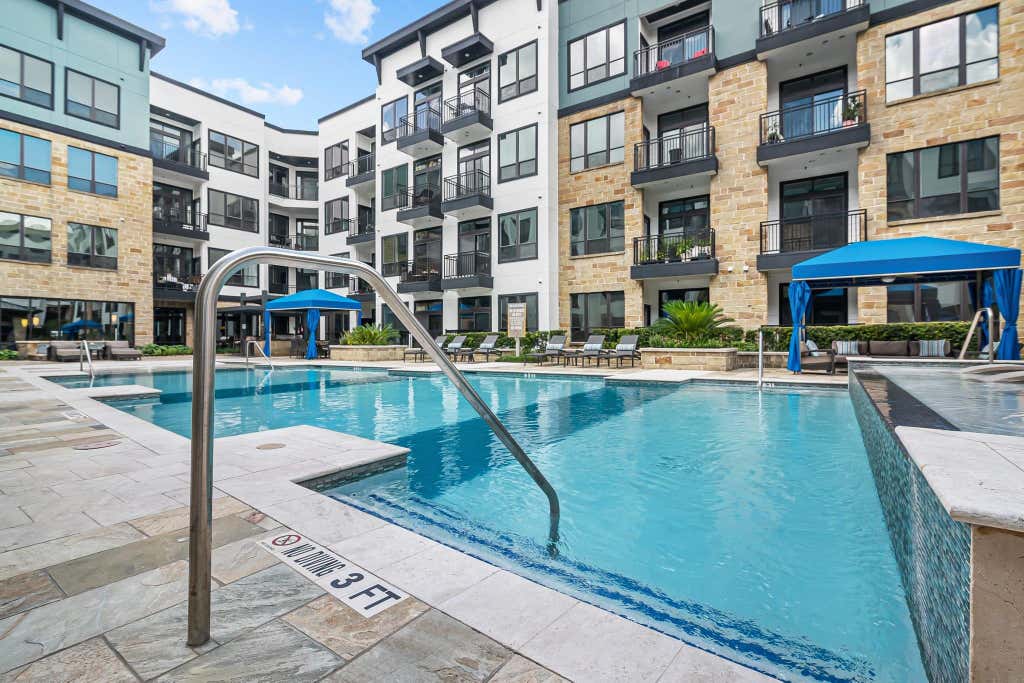 Photo of 1616 W Dallas Street #120, Houston, TX 77019 (MLS # 45826441)