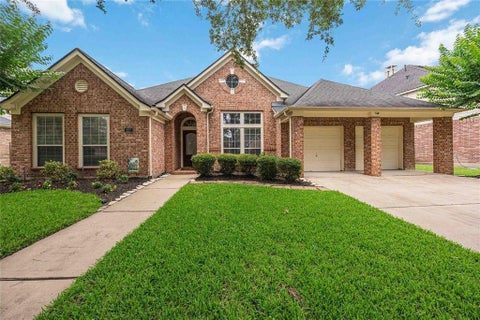 Photo of 327 Silver Creek Circle, Richmond, TX 77406 (MLS # 96527973)