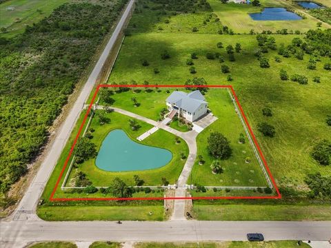 Photo of 2250 Broadway Street, San Leon, TX 77539 (MLS # 60529864)