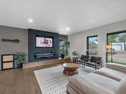 Photo of 5041 Nina Lee Lane, Houston, TX 77092 (MLS # 69702983)