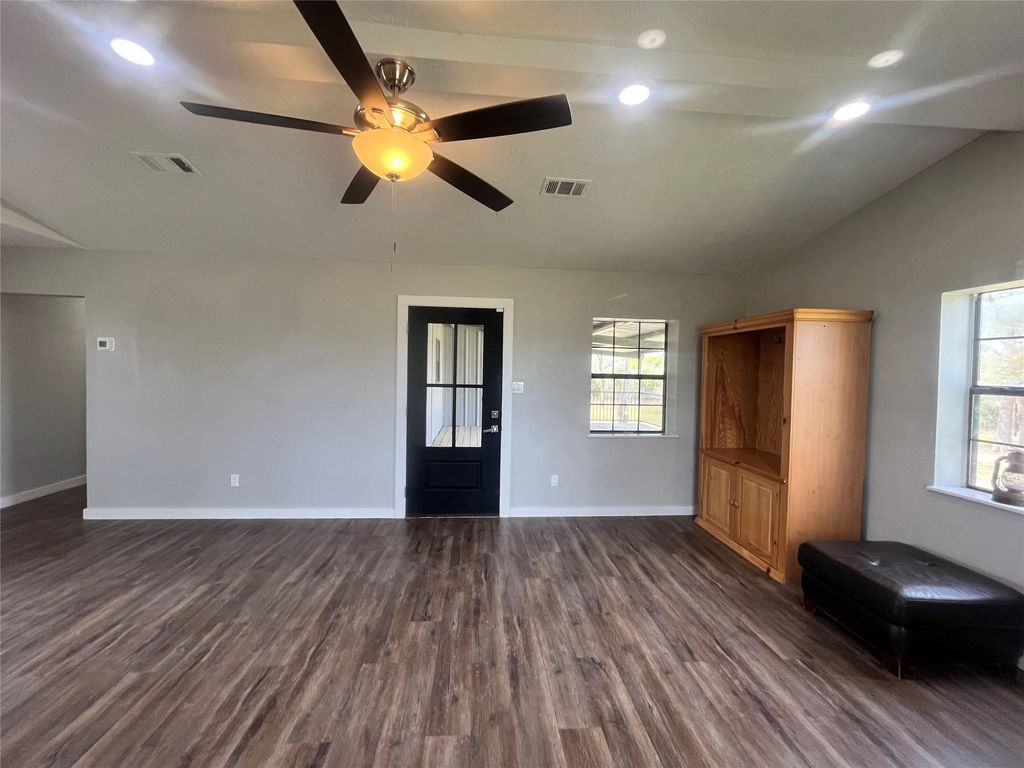 Photo of 5610 Private Road 4015, Somerville, TX 77879 (MLS # 20720920)