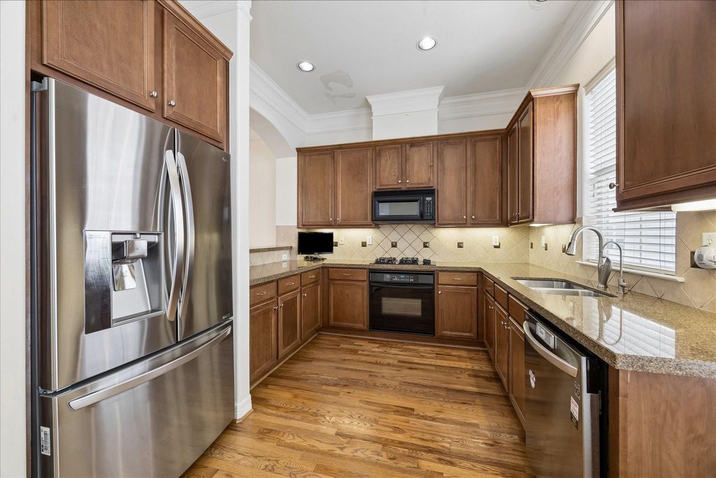 Photo of 612 Leverkuhn Street, Houston, TX 77007 (MLS # 96142819)