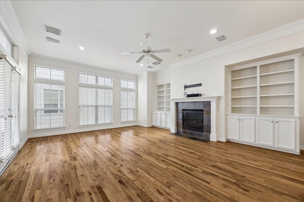 Photo of 612 Leverkuhn Street, Houston, TX 77007 (MLS # 96142819)