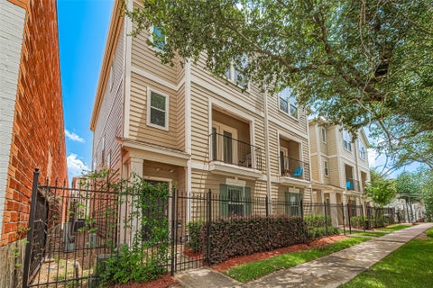 Photo of 1113 Palmer Street, Houston, TX 77003 (MLS # 96565785)